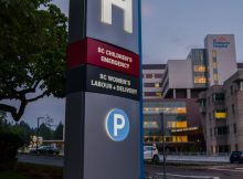 Pylon Sign Rumah Sakit